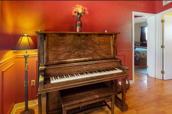The Grand Suite - Tradewinds Eureka Springs Εξωτερικό φωτογραφία